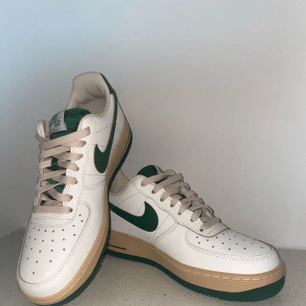 NIKE AIR FORCE 1 ‘07 LV8